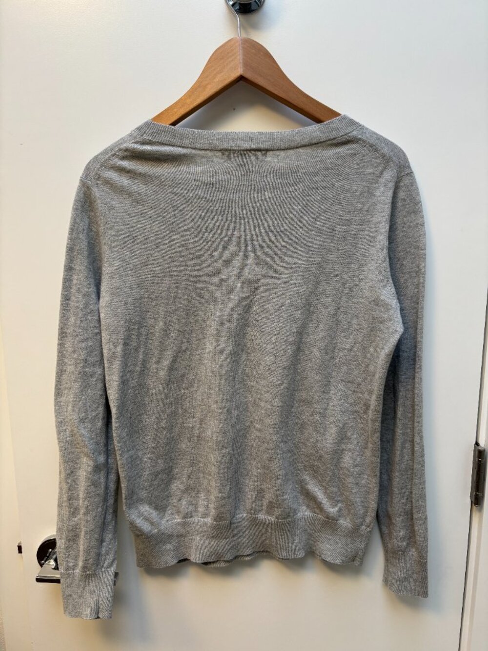 Banana Republic Parrot Sweater M Gray Intarsia Birds Beret Crewneck - Picture 3 of 3
